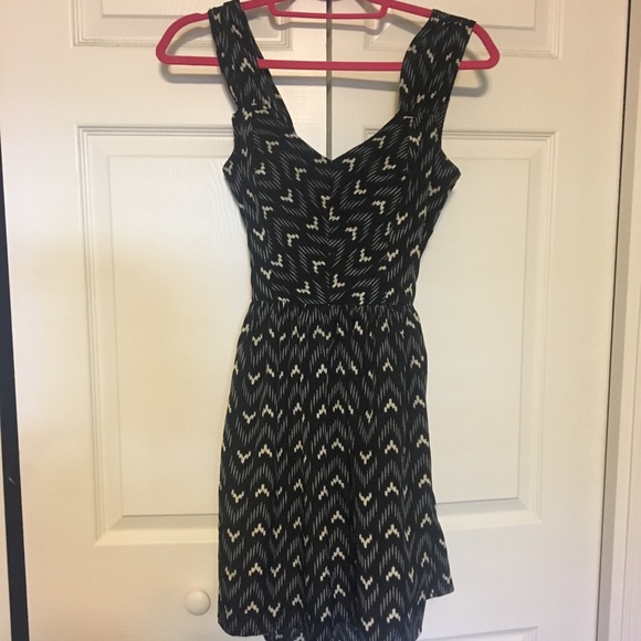 Black & Grey Open Bow-Back Dress - Picture 2 of 4